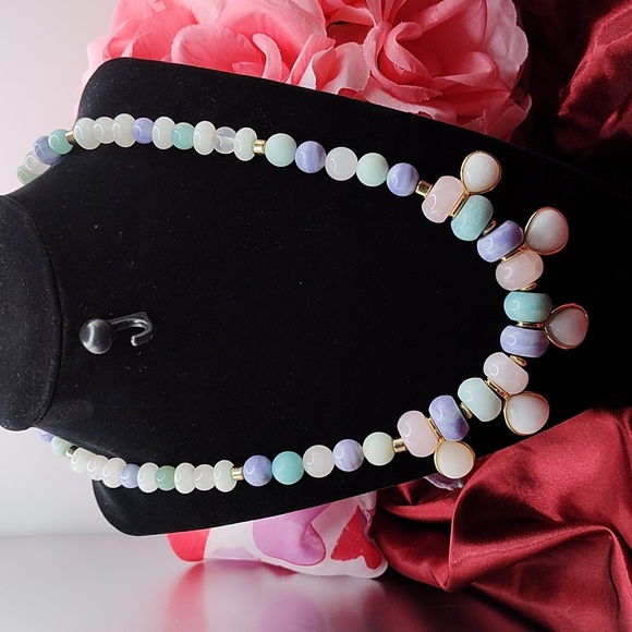 Talbots Jewelry - Vintage Talbots Stone/Glass Bead Gold Tone Paddle Charms Toggle Closure Necklace